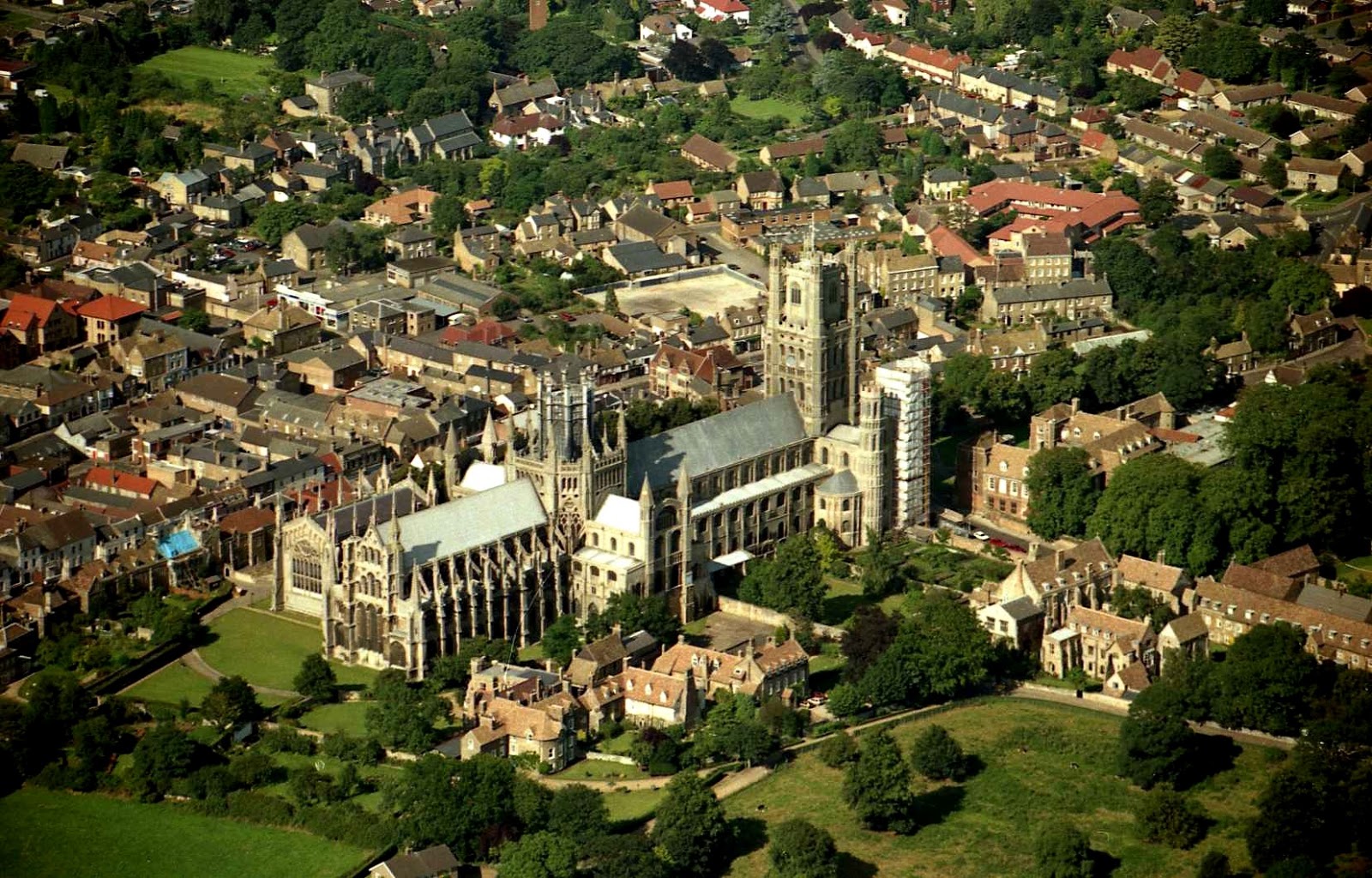 United States AI Solar System (4) - Page 17 Ely_Cathedral_3