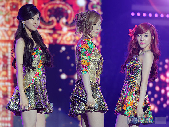 {120512} TTS @ Dream Concert 2012 Performance News Pictorial and Fantaken Pictures HD 01