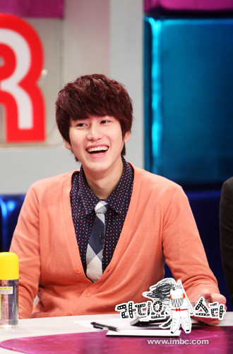  130114 تحديث Radio Star الرسمي - كيوهيون - صور2  717219832_zpsafcc1d07