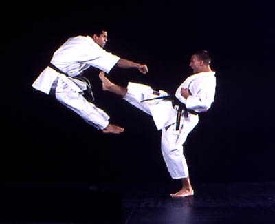 بعض حركات الكراتيه 971720-07-09-11-07-50_karate1