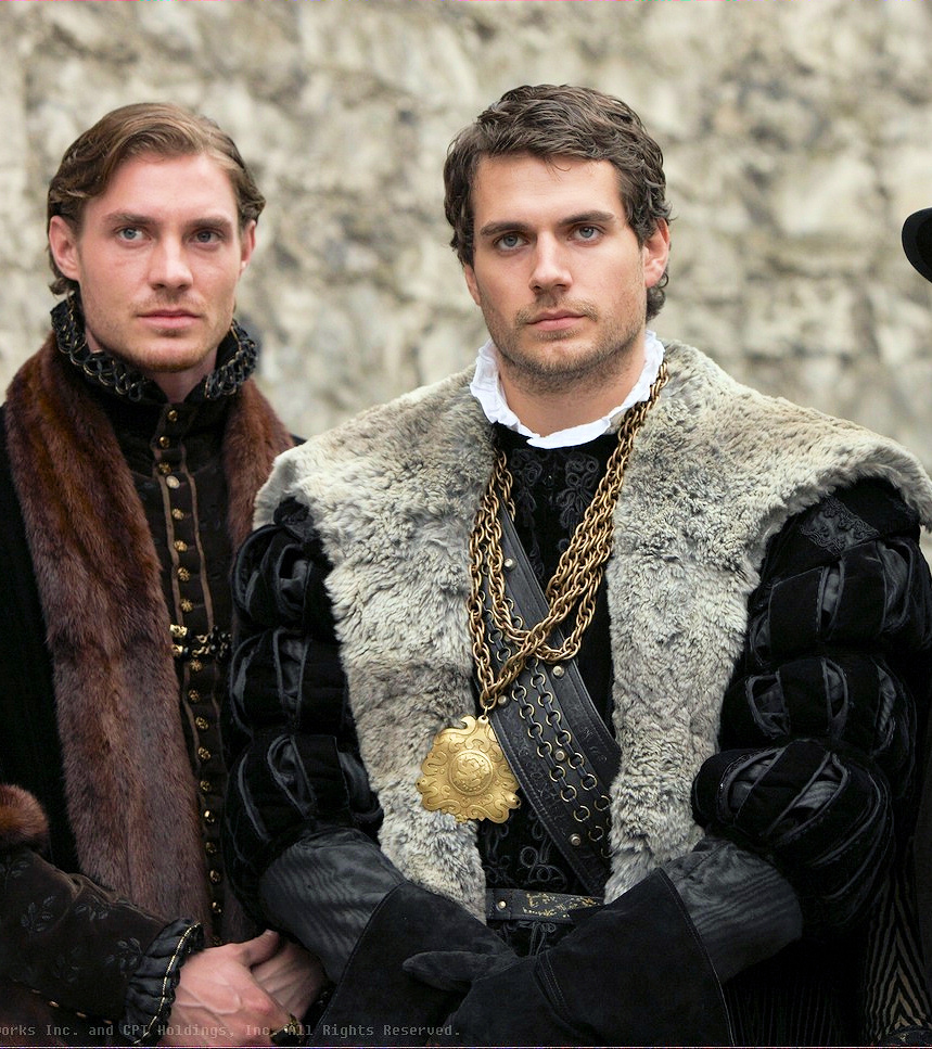 Fotos sexys de los buenorros de nuestros personajes ( part 2) - Página 4 The-Tudors-Season-3-henry-cavill-4892252-1450-967