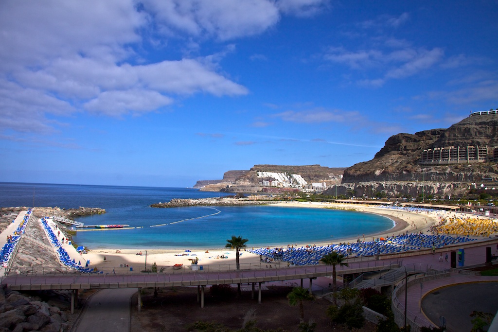 Mañana día de Canarias  Playa-de-amadores-las-palmas-de-gran-canaria