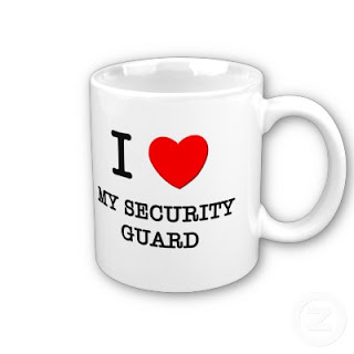 التخصص هو السر في حمايتك من مخاطر الانترنت I_love_my_security_guard_mug-p168122968268634367z89we_400