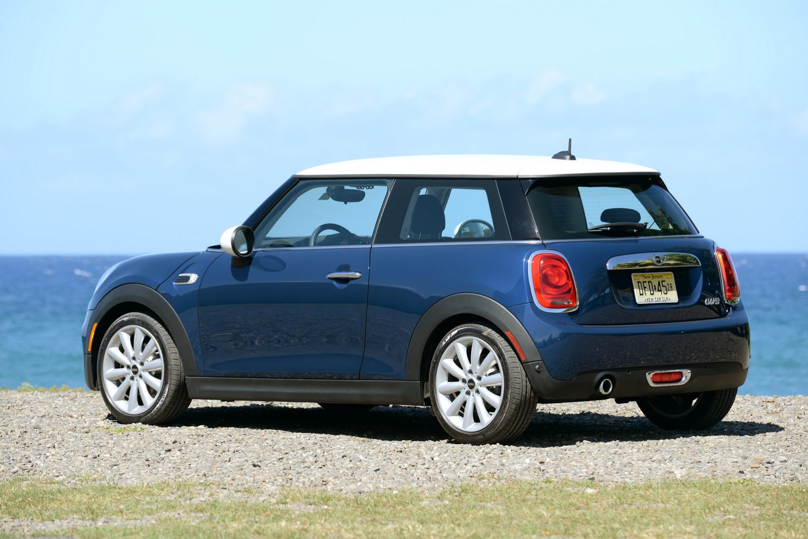 2013 - [Mini] Mini IV [F56] - Page 3 2014-Mini-Hatch-mk3-Carscoops118