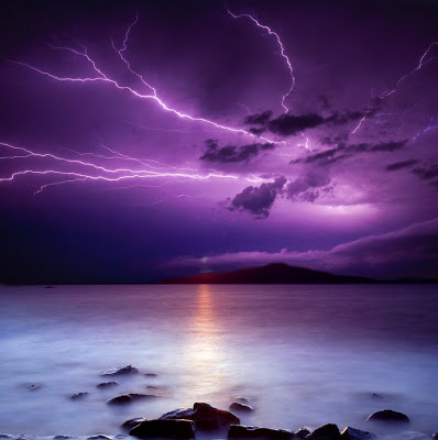 El innovador… Clouds-lightning-mountain-nature-ocean-purple-Favim.com-56501