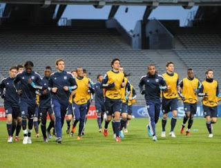 Partidos enteros historicos de selecciones o equipos - Página 17 Entrainement-Lyon-le-groupe_diaporama