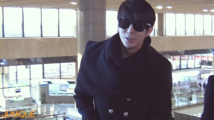 Kim Hyung Jun @ Aeropuerto Gimpo japon Fd49c8e7f8e86a65aeafd545