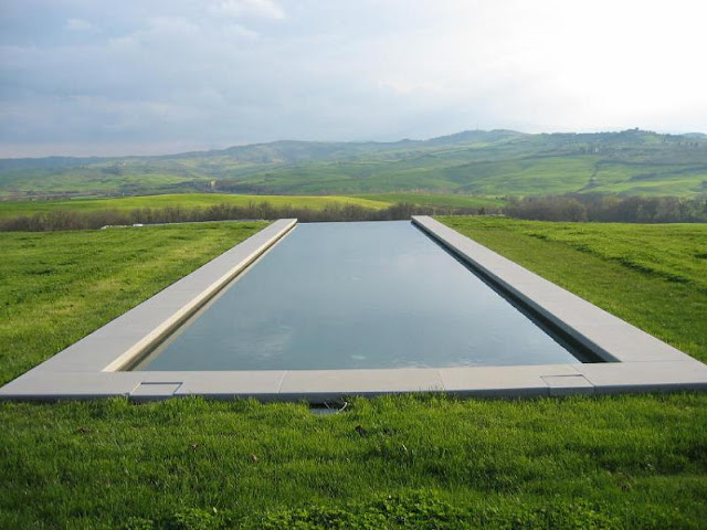 أجمل 25 مسبح حول العالم Infinity-pool-in-the-hills-of-tuscany-italy