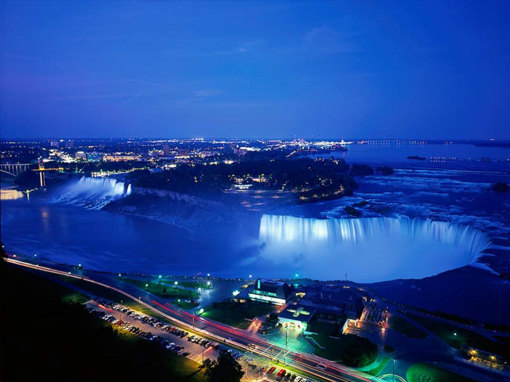 NIAGARA FALLS....BY TRAVEL.. Niagara%2Bfalls%2Bcanada_2322