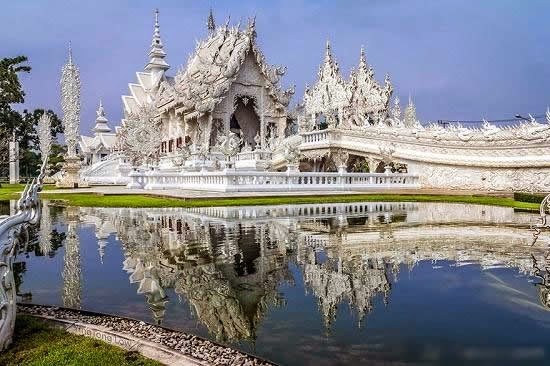 المعبد الأبيض..من أجمل الأبنية في العالم White-temple-thailand-Wat_Rong_Khun-river