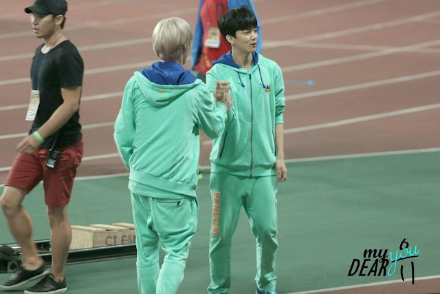 صور B.A.P في Idol Star Athletics Championship BTUPJf6CQAExBfV.jpg-large