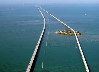  طرق غريبه و عجيبه The-Overseas-Highway-2