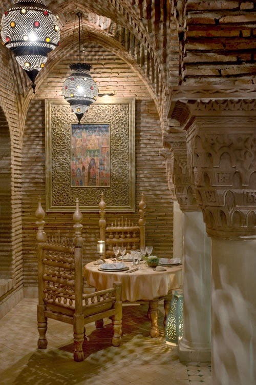 تصميمات رائعه لغرف المعيشه المغربيه  Exquisite-moroccan-dining-room-designs-13