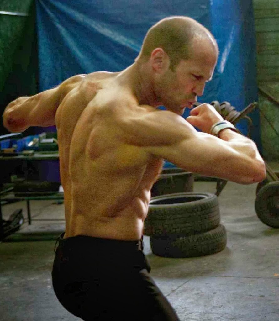 Hilo de graduar las gafas de cerca, y problemas de vista. 2 - Página 9 Jason-statham-shirtless-hot-muscles-pic-2008_transporter_3_008-890x1024