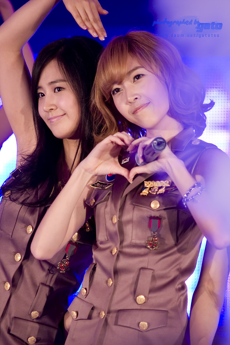 [PIC+VID+GIF][03/07/2012]«๑۩۞۩๑ ♥♕♥ 4th Palace for Black Pearl and Ice Princess ♥♕♥ ๑۩۞۩๑» - Page 6 Yulsic