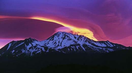 Los misterios místicos del monte Shasta Sunrise_on_Mount_Shasta-585x306