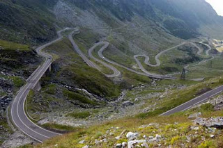  طرق غريبه و عجيبه Transfagarasan-1