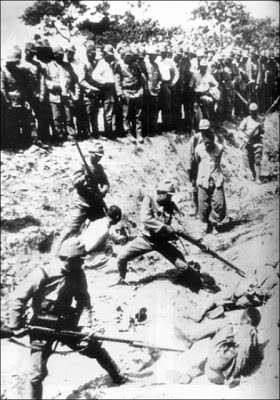 La Masacre de Nanking. Nanking_massacre_Rape_of_nanking_killing_people_practice