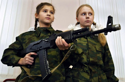 Real gunslinger girls in Russia ?  Image-19225-galleryV9-clbg