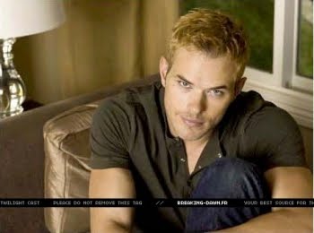 Tout sur Kellan Lutz (Emmett Cullen) - Page 6 Normal_005