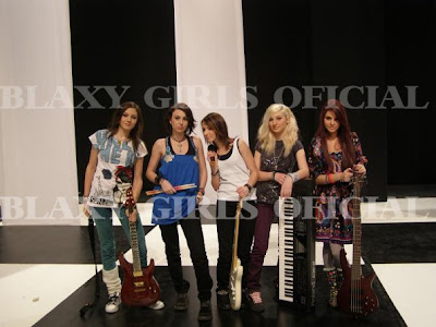 Blaxy Girls P1130099-copy.jpg_595