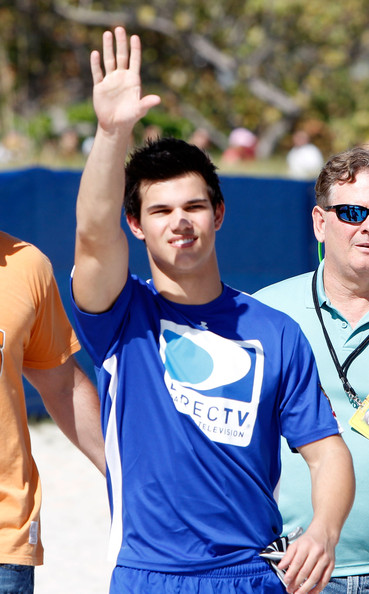 nuevas fotos de taylor y kellan en el previo a super bowl Super06