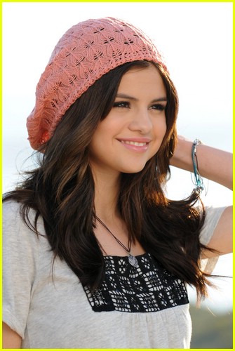 ****SABOR A TI **** //WN MEGA HOT ( joe tu ) - Página 8 Selena-gomez-dream-out-loud-spring-09