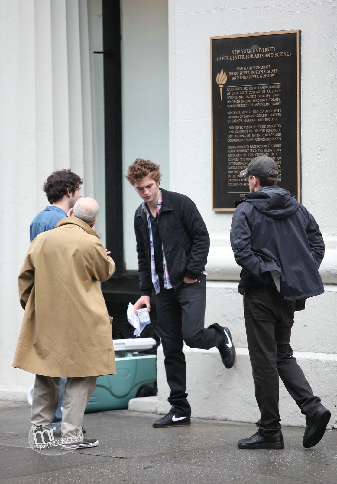 Rob is filming Remember Me Robert%2BPattinson%2B05152009%2BNYC