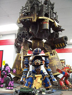 Un titán emperador 40k escala viene a la vida en Atlanta Emp-titan-02