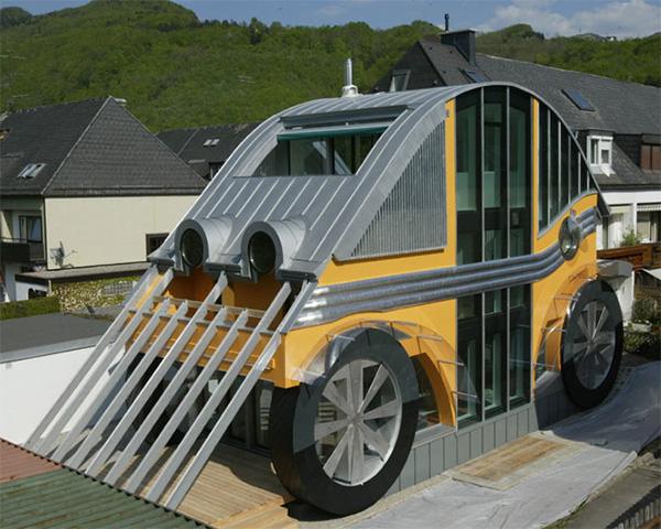 அழகான வீடுகள் உங்கள் பார்வைக்கு  - Page 3 Car-shaped-house-02