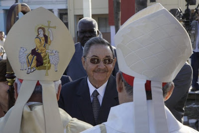 Beatificacion en Cuba, acercamiento iglesia y tirania. 610x