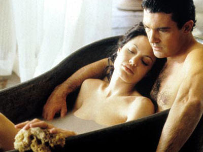 Erotismo - Página 10 Angelina_Jolie_y_Antonio_Banderas_en_Pecado_original