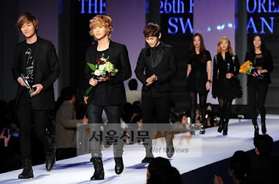 [101214][news pics] SHINee F(x) và 1 số nghệ sỹ tham gia lễ trao giải ‘Korea Best Dresser Swan Awards’ Tumblr_ldfdpeGYvF1qcl8qx