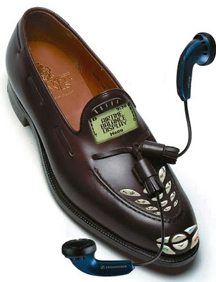 اغرب أحذية في العالم Smart-Shoe-Phone--19061