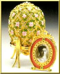 Royal Jewelry & Tiaras / Fabergé Eggs / The Royals - Pagina 2 Ou_faberger1