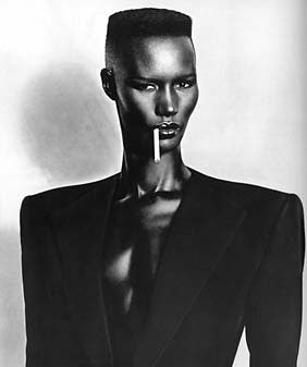 Mais qui est cet illustre inconnu ? - Page 6 Grace-jones