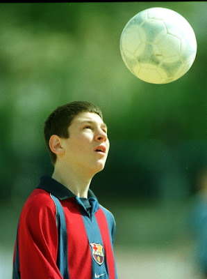 |ّ| ميسي ايام الطفوله .. صـور |ّ| Young-Messi-Just-Football