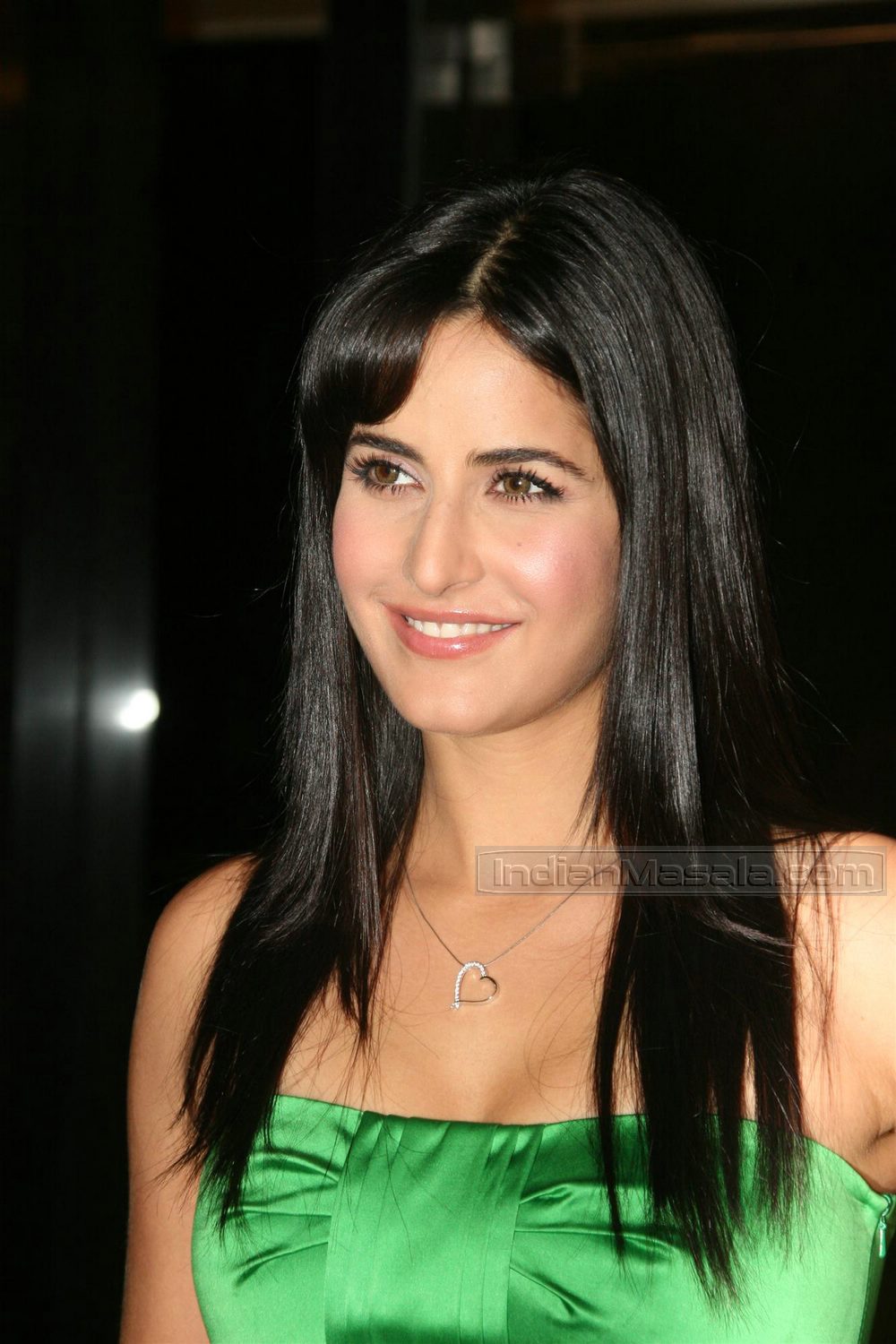 صور الجميله كترينا كيف Bollywood-hot-actress-Katrina-Kaif-in-a-hot-green-dress-2