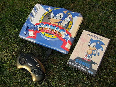 Confira Mega Drive com pintura do Sonic Mega-drive-design_1