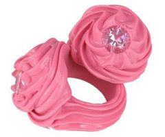 خواتم بس ايه غريبة اوووووووووووووووووووووووووى Tanja-hartmann_pink-meringue-ring-zircone_thumb