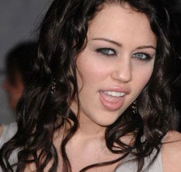 مكتبة صور مايلي وسيلينا Miley-Cyrus_2