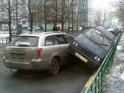 EXCLUSIVE:EXTRA ORDINARY:STRANGE CAR ACCIDENTS PHOTO COLLECTION Strange-car-crash-21