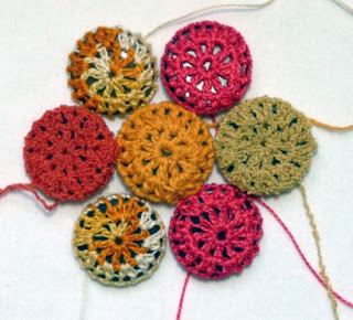 قاعدة للسفرة من الكروشيه والازرار   Lpjanw4p2crochet6_lg