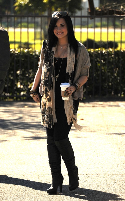 Fotos de Demi Fuera de Rehabilitacion Demi-lovato-012711-3