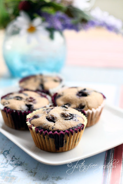 وصفات للجميع Almond_Blueberry_MuffinsVert