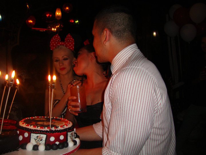 [Nueva Foto] Xtina en el cumple de monique!! 2010 37885_414024289500_562909500_4362671_7873442_n