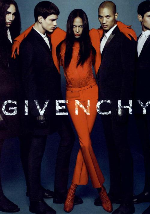 Những Siêu Mẫu Quốc Tế nổi tiếng. Tập 159: Susan Blakely. - Page 6 Givenchy%2Bf10