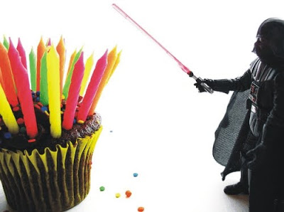 Happy Birthday Oscar (M4K3R1) Darth-vader-candle