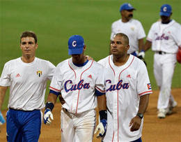 ACTUACION DE CUBA EN PEKIN ILUSTRA EL DESASTRE DE LA REVOLUCION BeinjingBaseballmedalladeplata