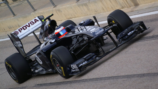 Formula 1/ Walcotts thread. - Page 6 Williams-2011-F1-Car-Photos